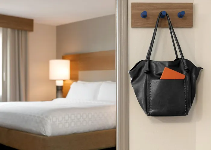 Candlewood By Ihg Hotel