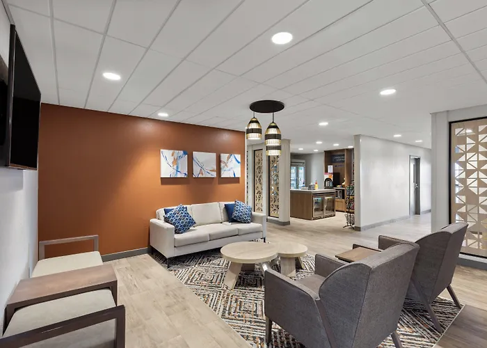 Candlewood By Ihg Hotel