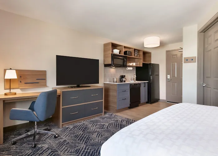 Candlewood By Ihg Hotel