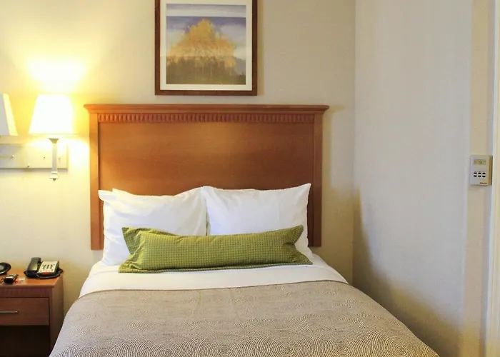 Candlewood By Ihg 2*
